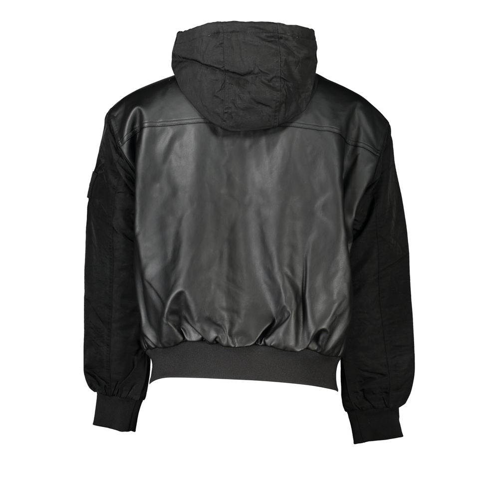 Calvin Klein Sleek svart huvjacka med kontrasterande detaljer