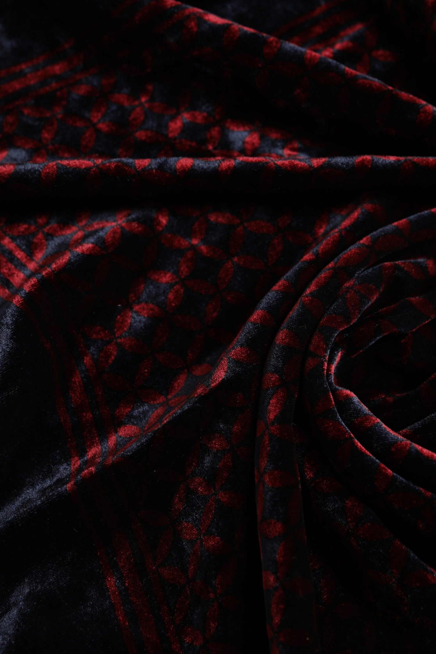 Dolce &amp;amp; Gabbana Svart Röd Viskos Fyrkantig Herr Foulard Halsduk