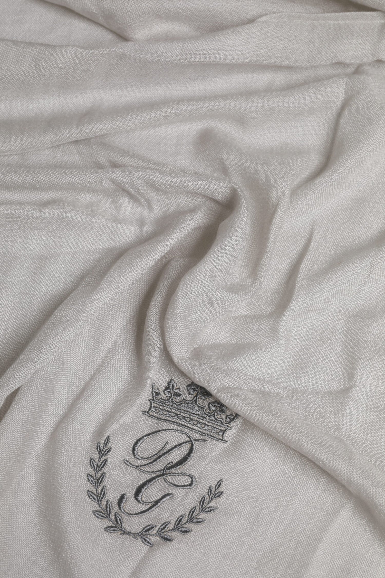 Dolce &amp;amp; Gabbana Grå DG Crown Halsvärmare Wrap Sjal Halsduk