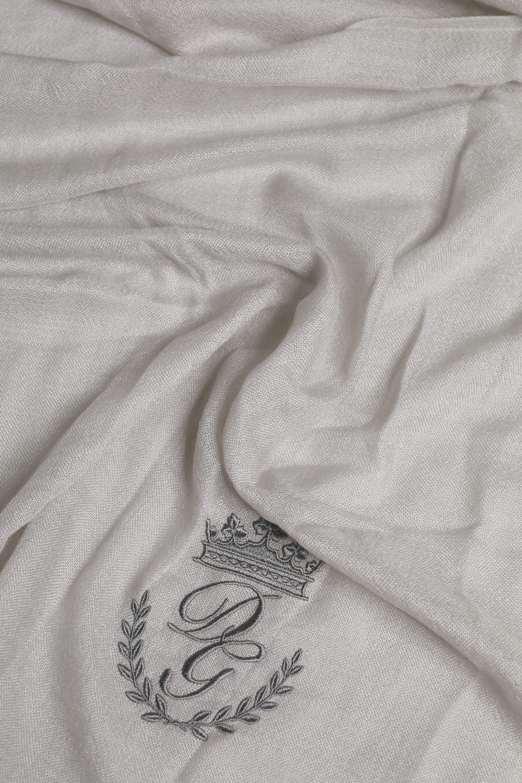 Dolce &amp;amp; Gabbana Grå DG Crown Halsvärmare Wrap Sjal Halsduk