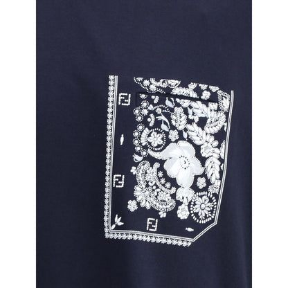 Fendi t-shirt med bandanatryck på fickan