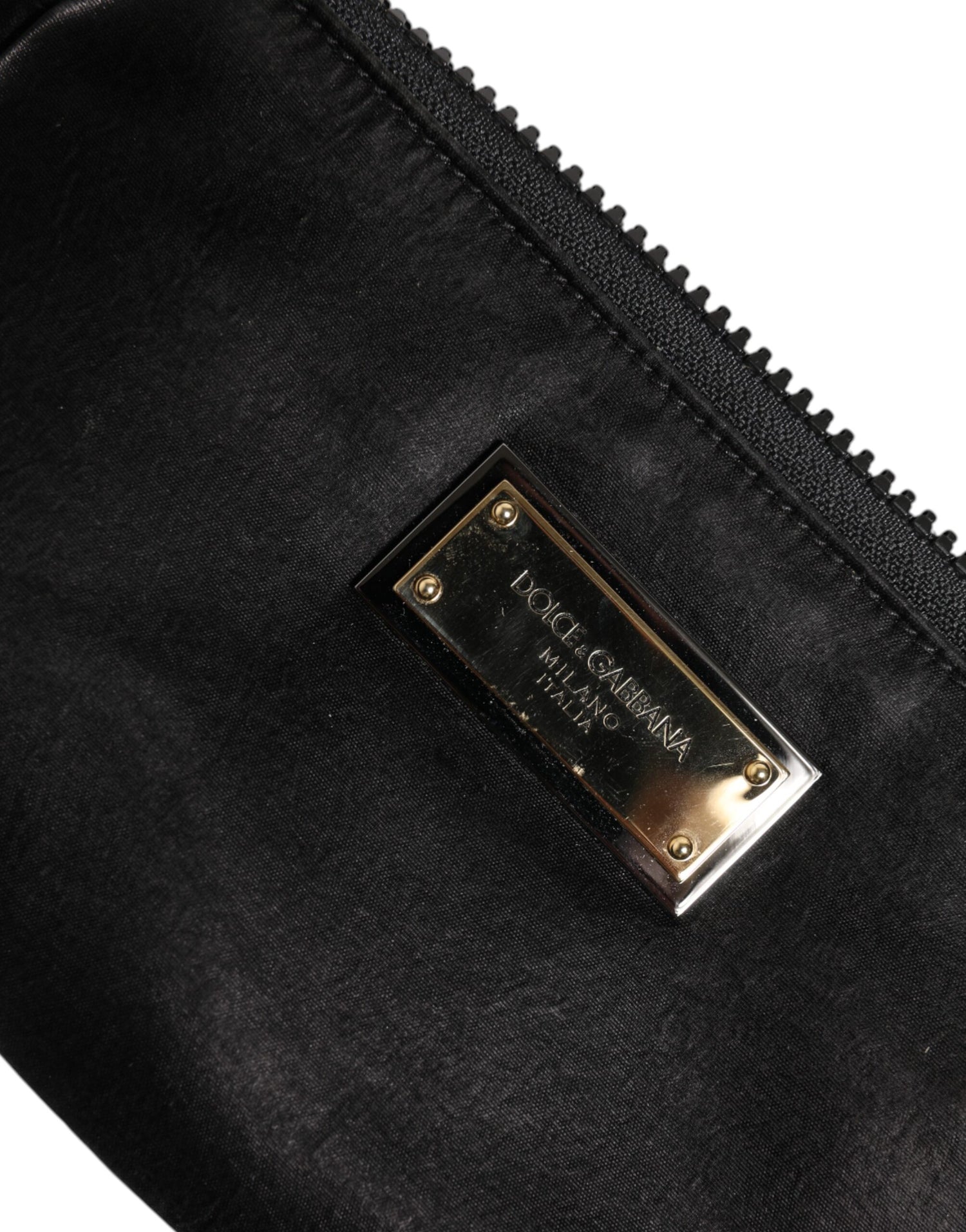 Dolce &amp;amp; Gabbana svart nylon nyckelringspåse med logotyp och plack kuvertväska