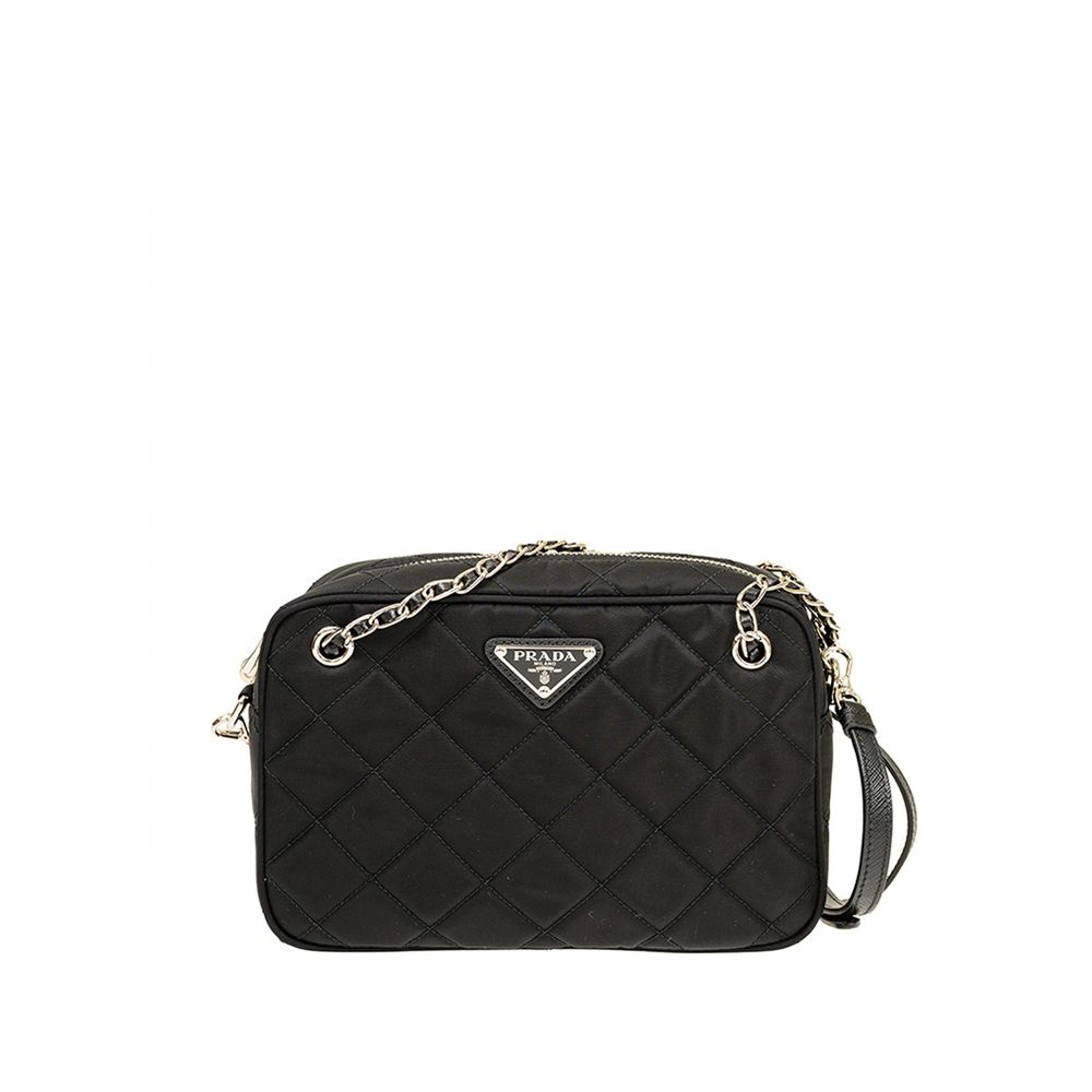 Prada quiltad mellanstor axelväska