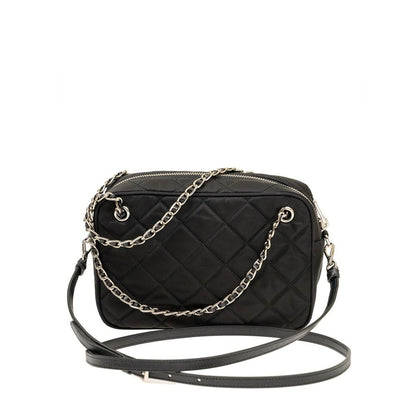 Prada quiltad mellanstor axelväska