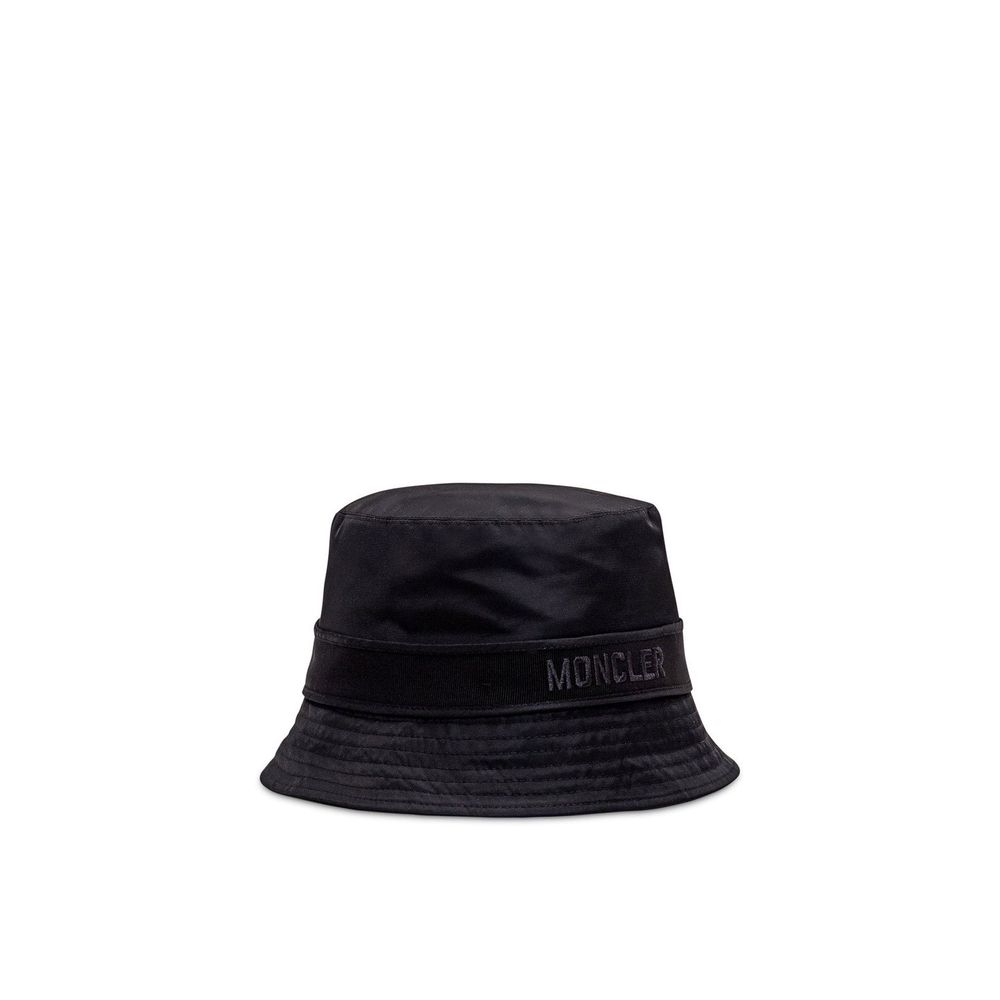 Moncler-keps med logotyp