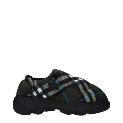 Burberry Gröna Slip-On Loafers i Tyg
