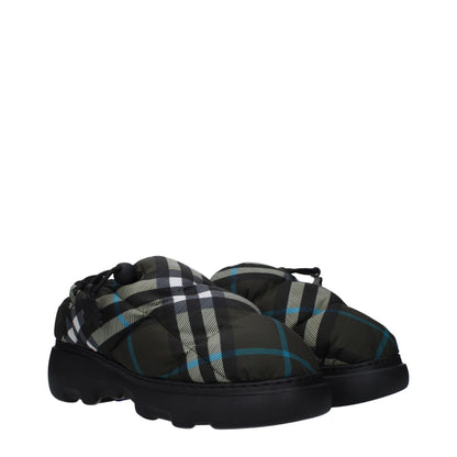 Burberry Gröna Slip-On Loafers i Tyg
