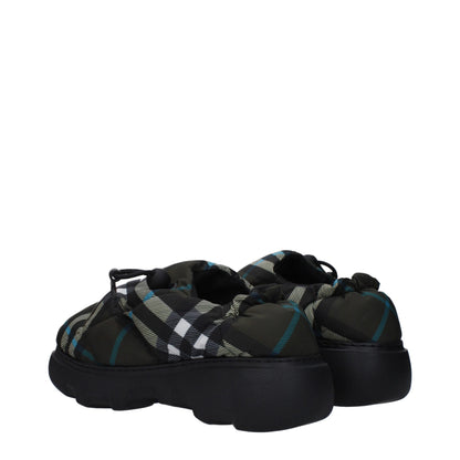 Burberry Gröna Slip-On Loafers i Tyg