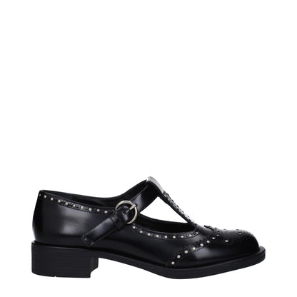 Miu Miu svarta slip-on loafers i läder