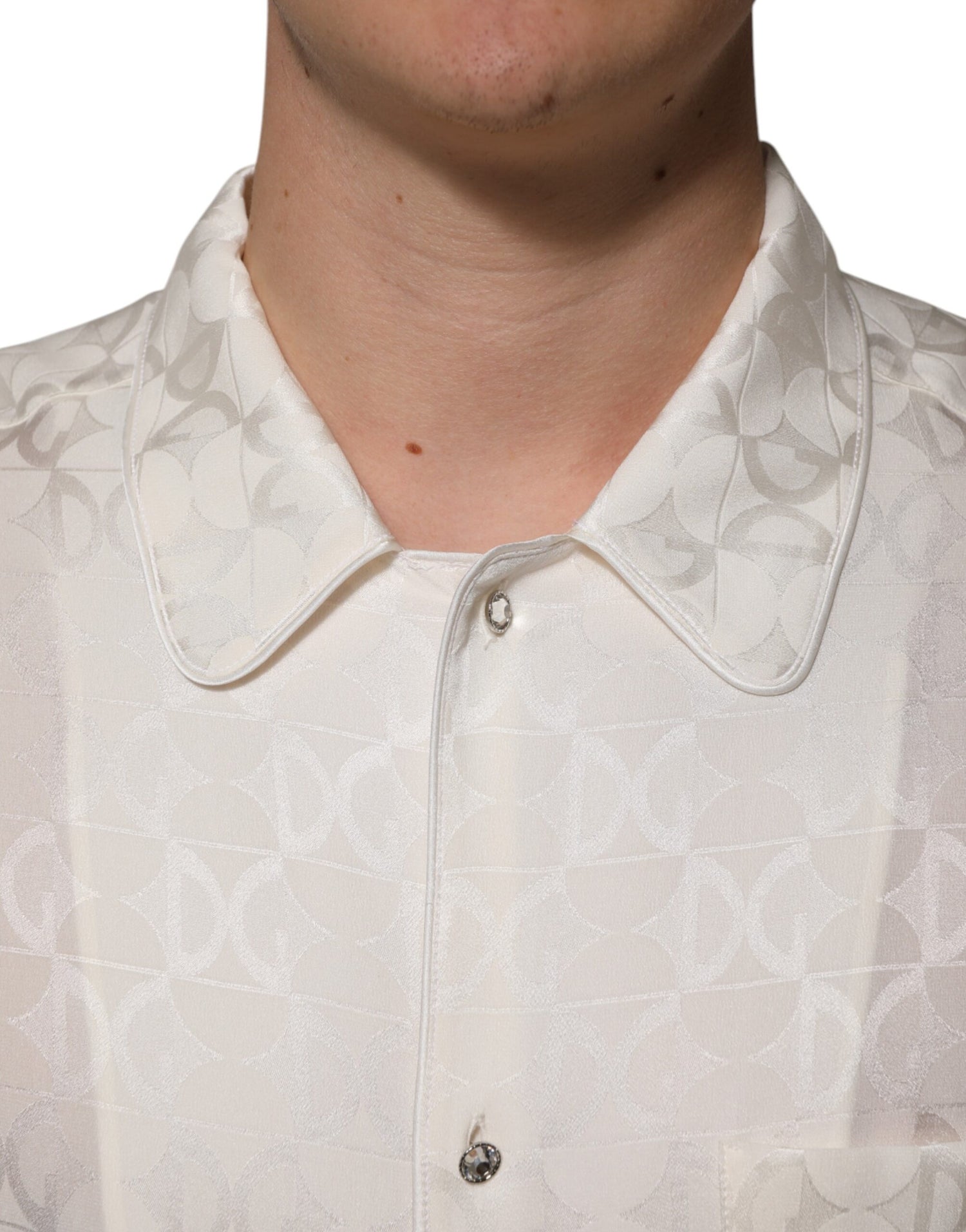 Dolce &amp;amp; Gabbana Vit Sidenskjorta med DG-logotyp och långa ärmar