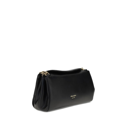 Prada läderaxelväska