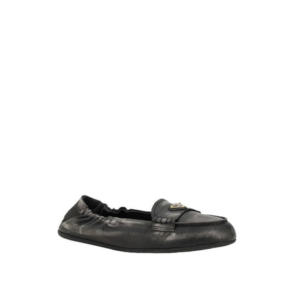 Prada Loafers i läder med vintage-effekt