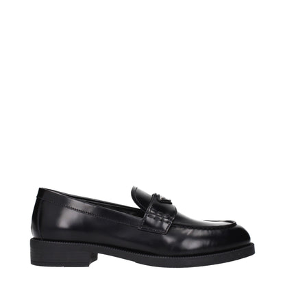 Prada svarta slip-on loafers i läder