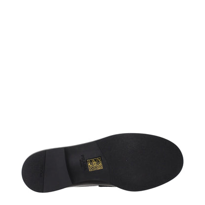 Prada svarta slip-on loafers i läder